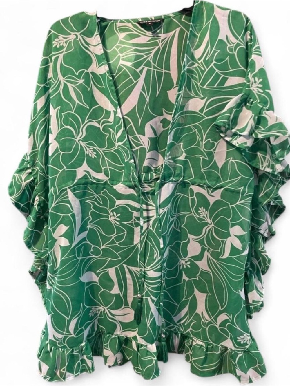 Club Z collection Green and White Floral Top size women’s Medium